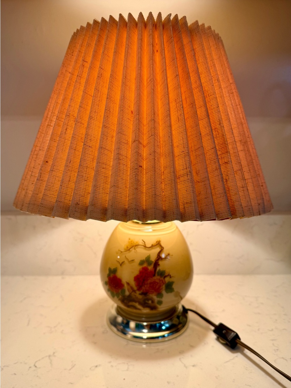 Vintage 1970’s Chinoiserie Ginger Jar Table Lamp w/ Accordion Pleaded Shade